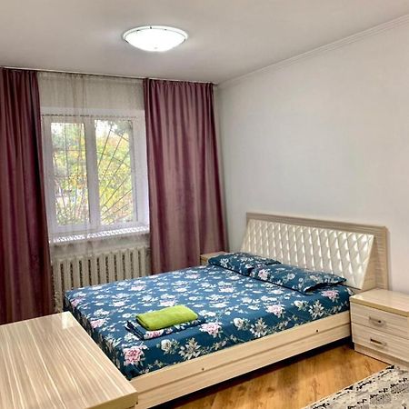 Apartment On Toktogula Bishkek Luaran gambar